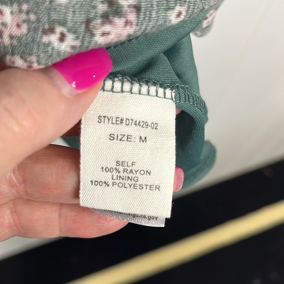 Peach Love Womens Dress M Olive Green Pink Floral Print Smock Waist Pullover EUC - Picture 9 of 15